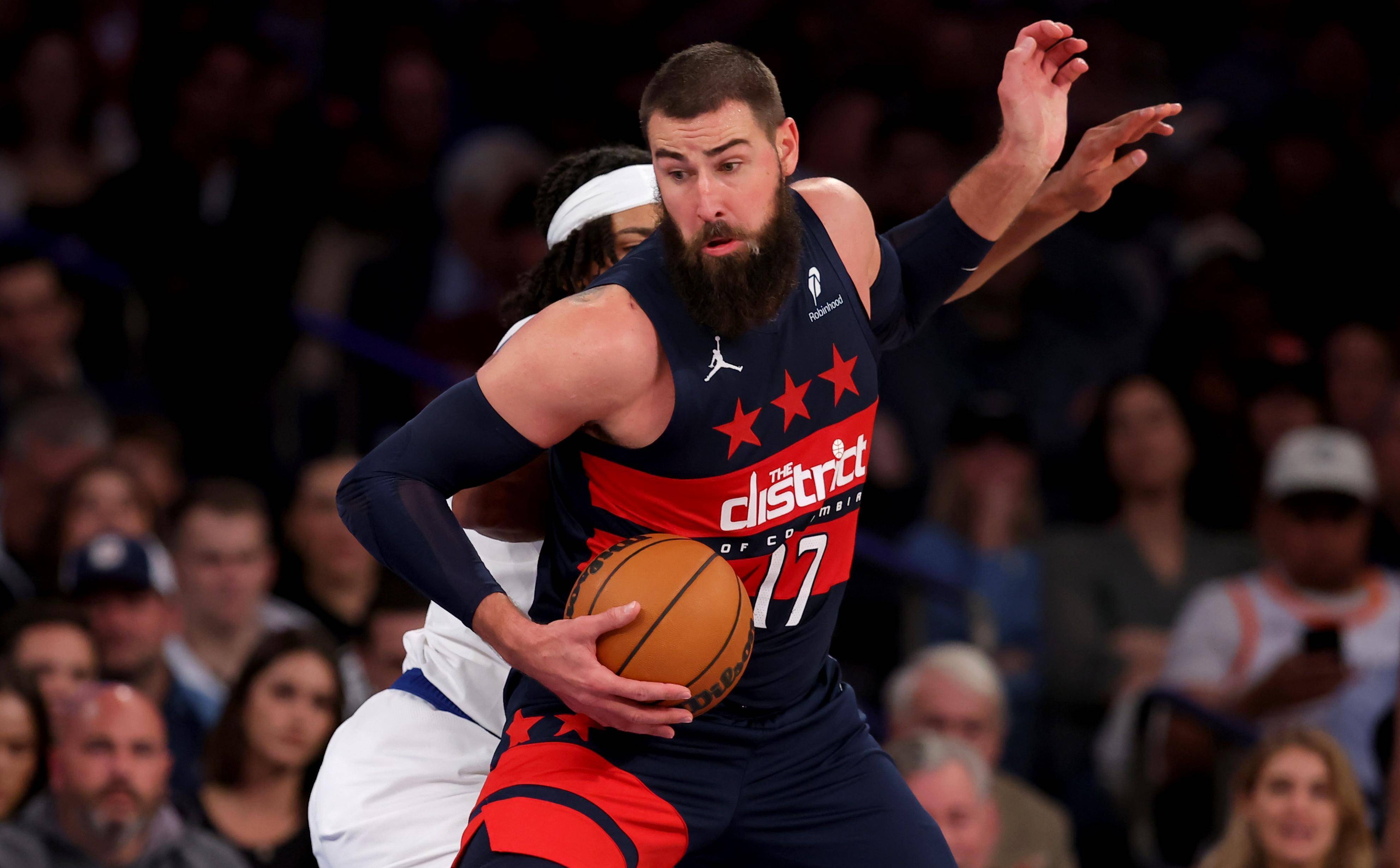 尽管他凭借 尽管他凭借