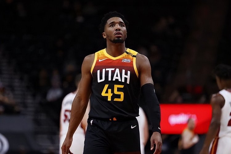 这名年轻中 这名年轻中